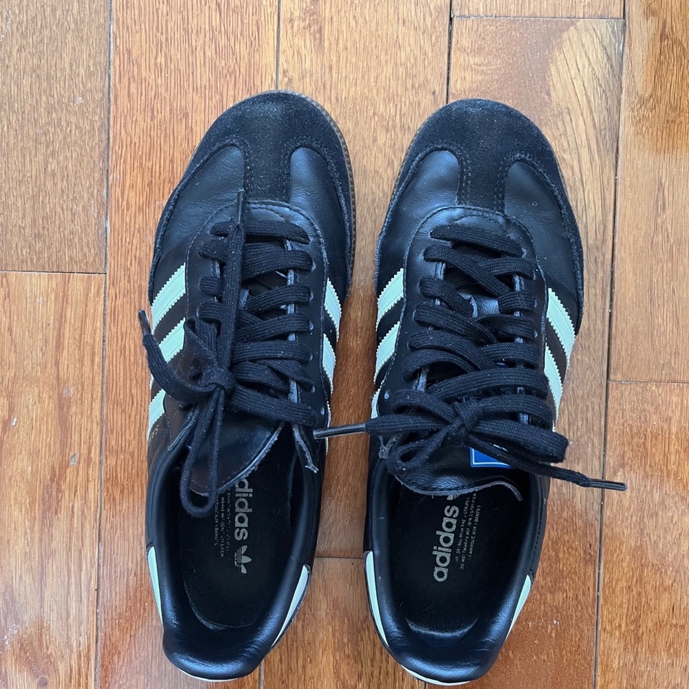Adidas Samba OG Leather Women's size 6